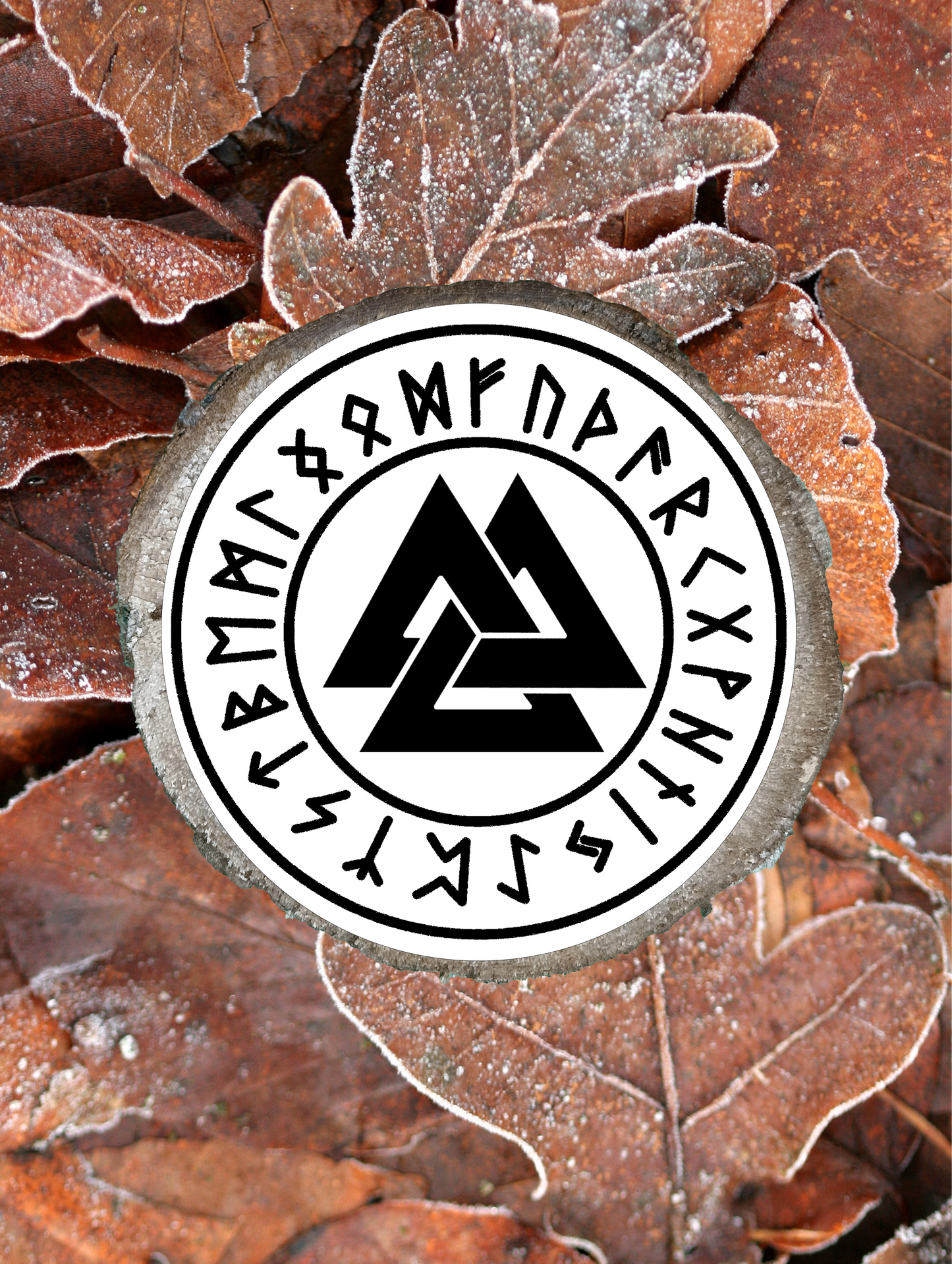 Valknut con cerchio runino. Disco di legno grezzo