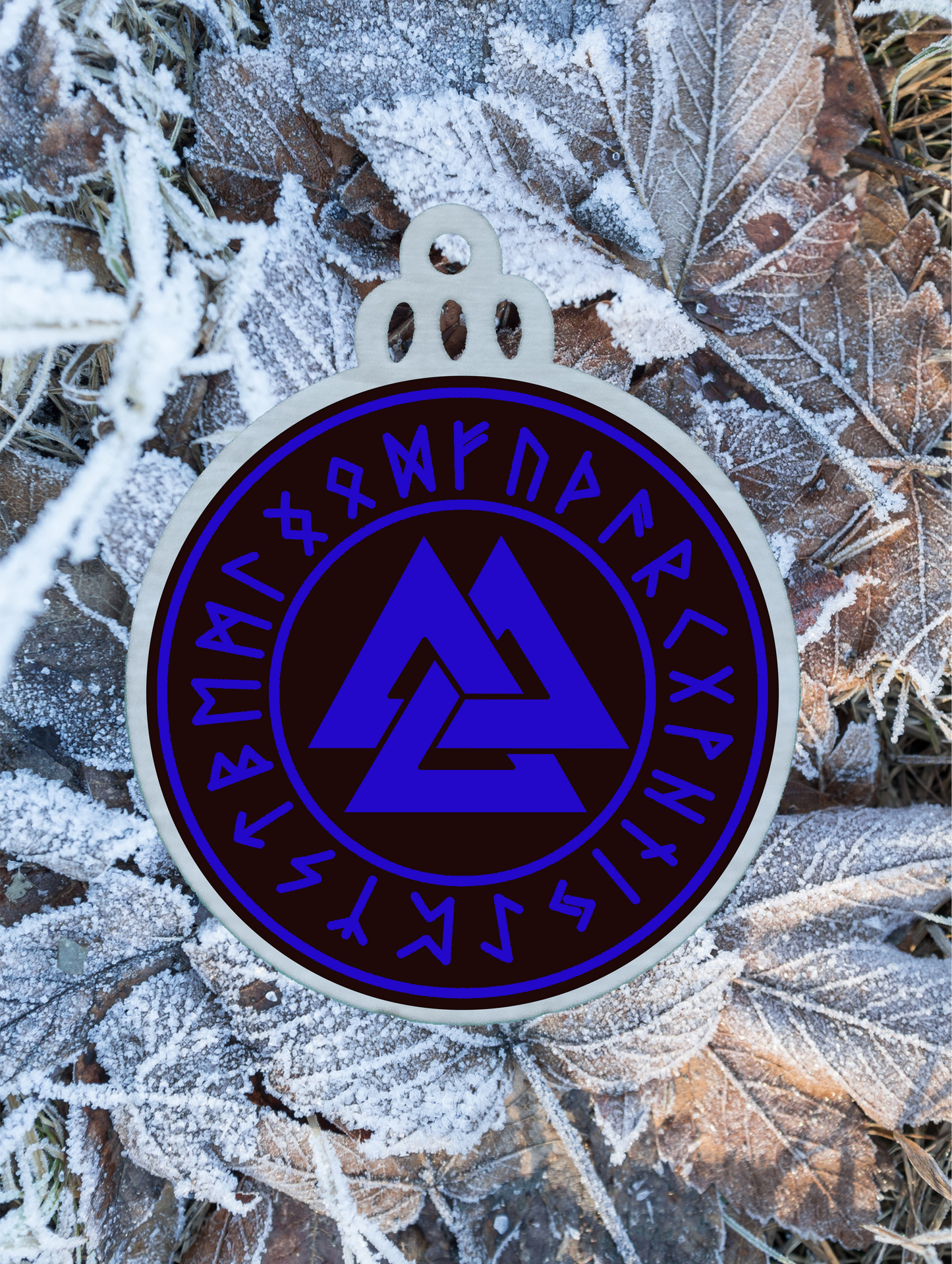 Valknut con cerchio runino. Pallina di natale.